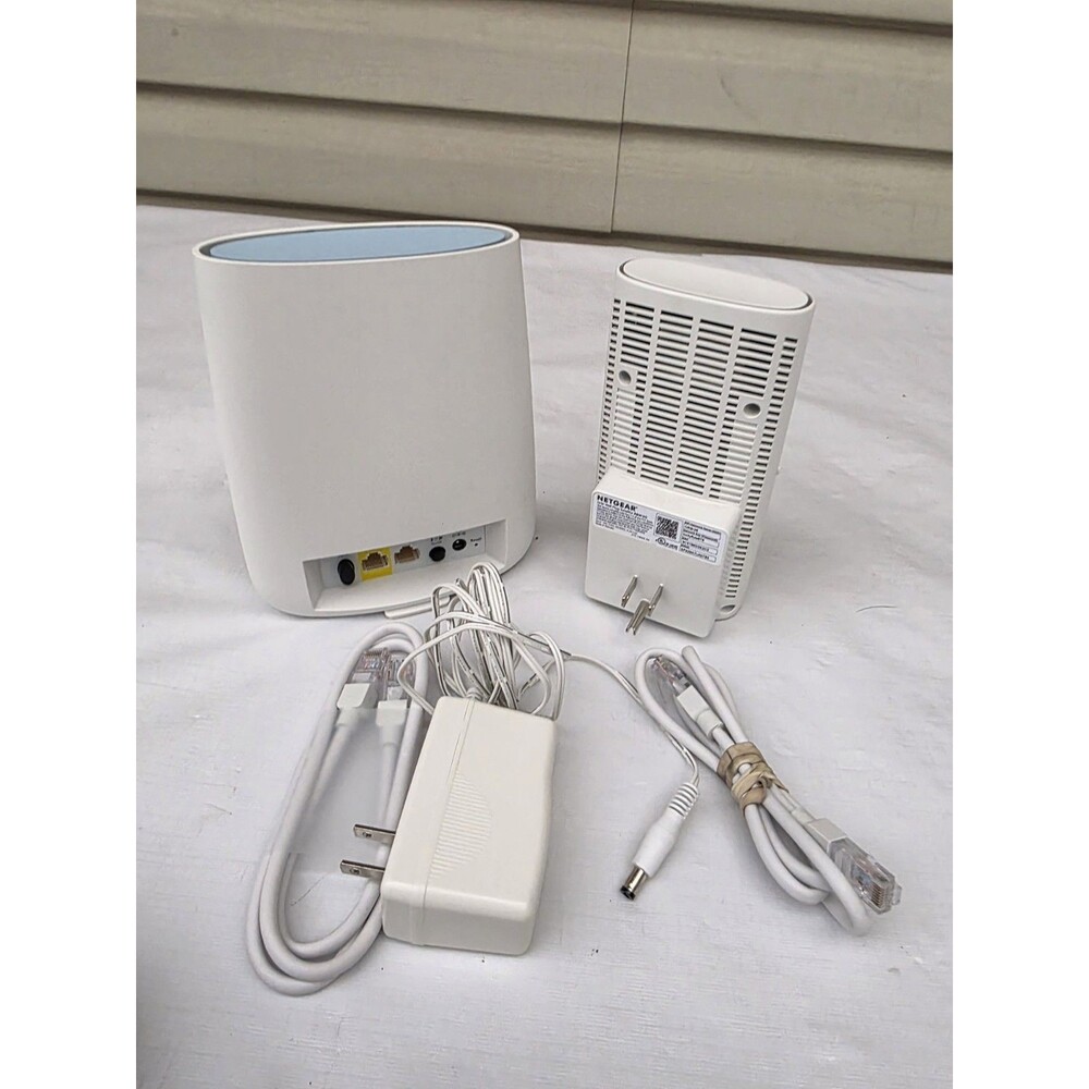 NETGEAR Orbi RBR20 Mesh Router and RBW30 Satellite Bundle w/ Power Cable - Picture 7 of 7
